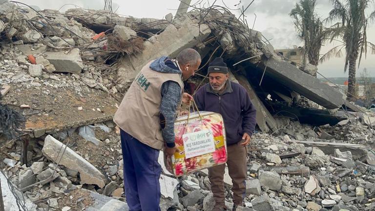 İHH Gazze’ye yönelik yardımlarına ara vermeden devam ediyor