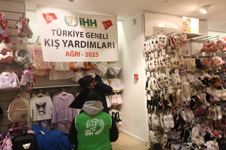 İHH’dan Türkiye’de binlerce kişiye kış yardımı
