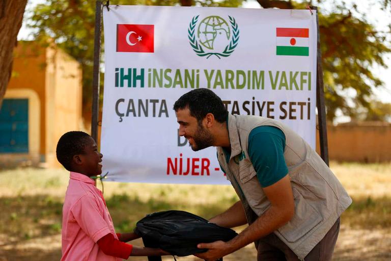“Bir Kırtasiye Bin Mutluluk” projesi devam ediyor