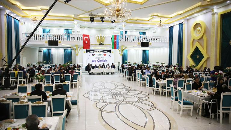 Azerbaycan’da şehit aileleri ve gaziler için iftar programı