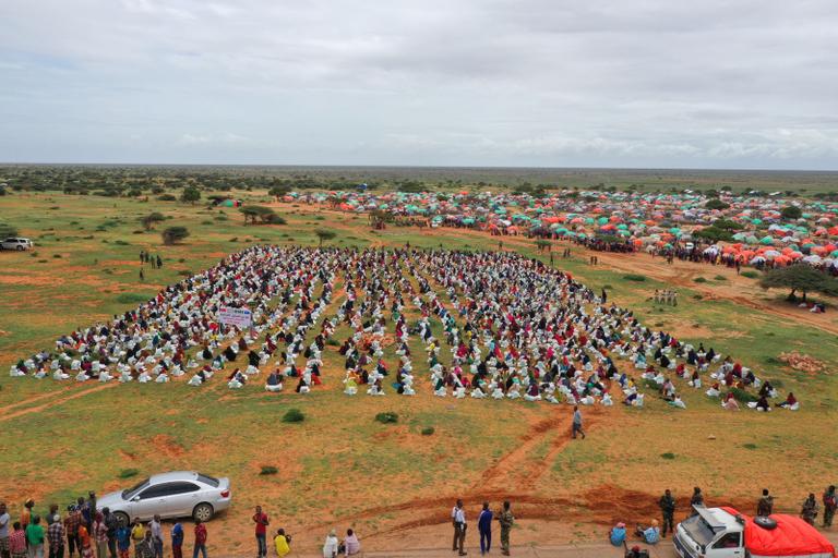 İHH Somali’de 10 bin 520 adet gıda kolisi dağıttı