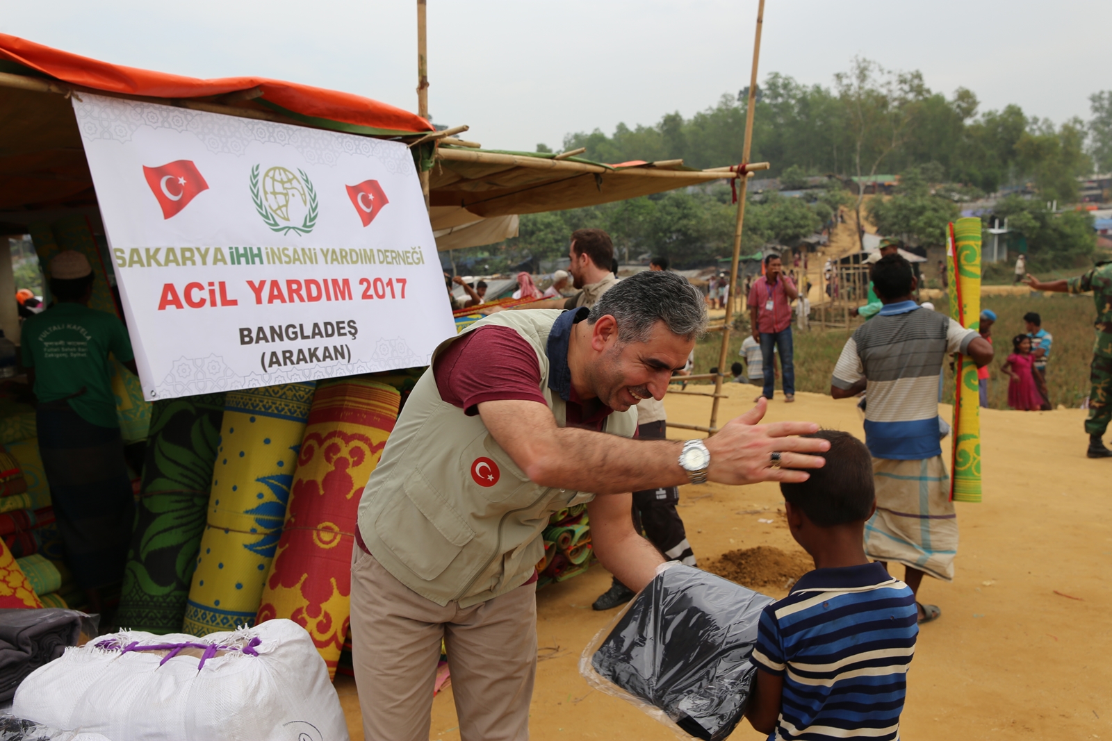 Humanitarian Aid Delivered to 555 Thousand Rohingya Refugees HH