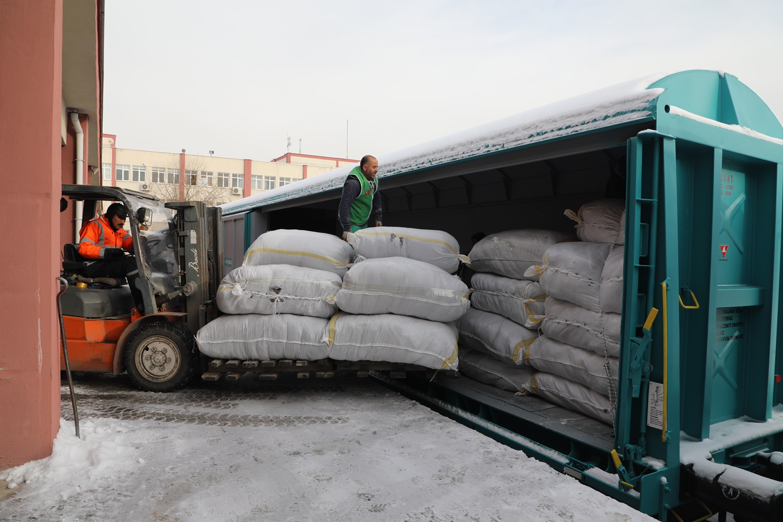 afganistan-icin-iyilik-treni11.jpg