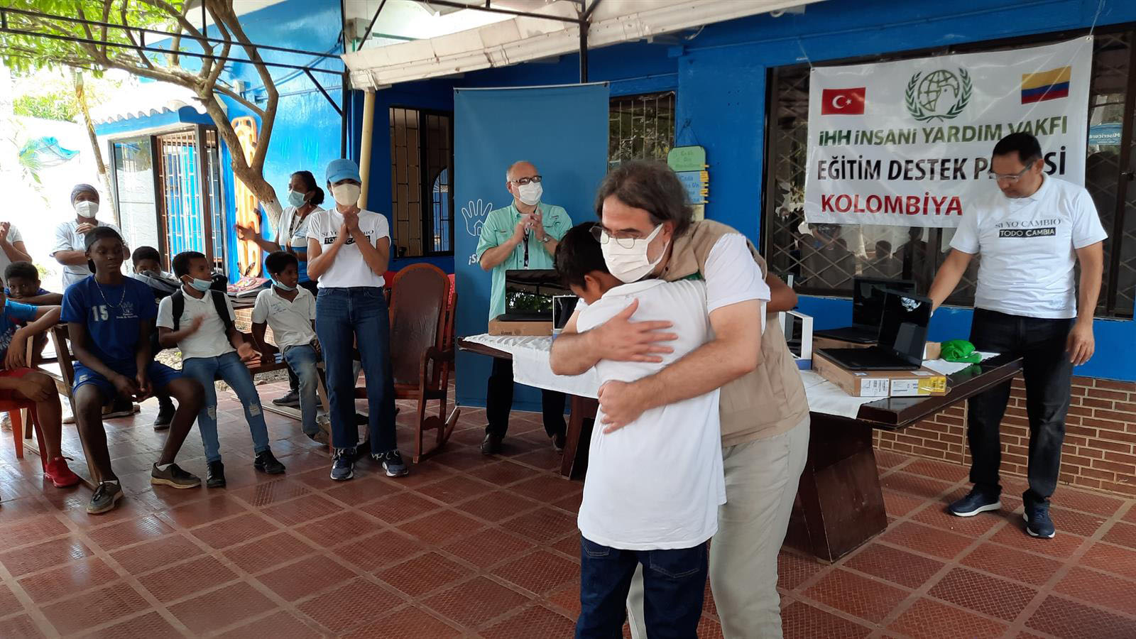 IHH تقدم المساعدات الإنسانية لكولومبيا