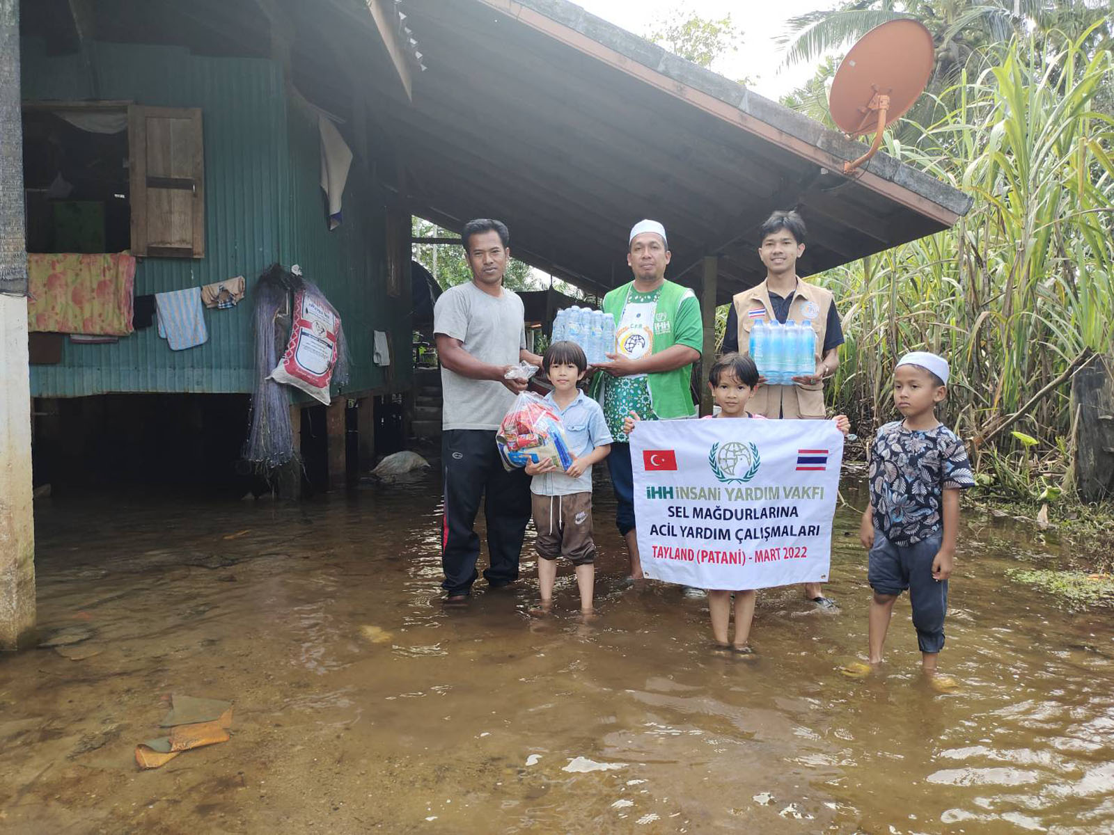 Sel felaketi yaşanan Tayland’a yardım