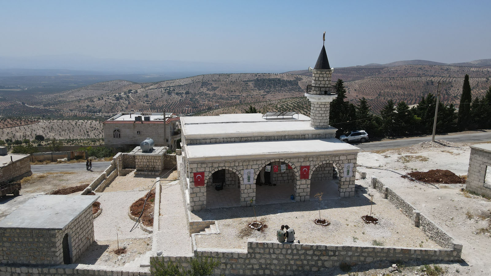 İHH Afrin’de 3 cami inşa etti