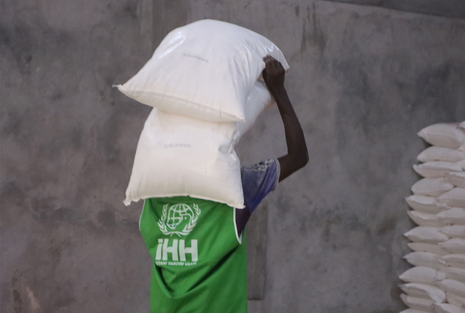 هيئة الإغاثة الإنسانية (İHH) توزع الطحين على أكثر من 38,000 عائلة