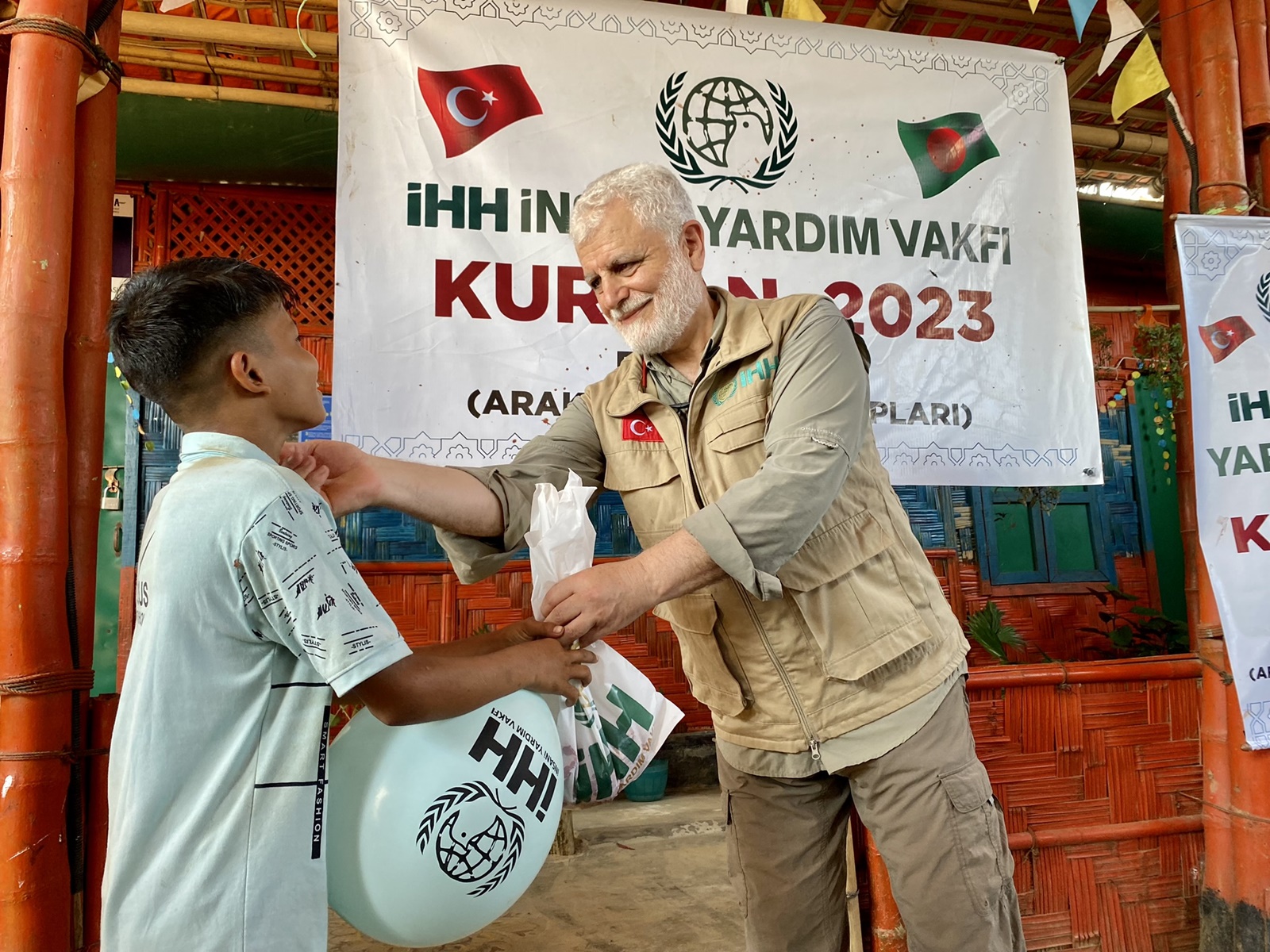 قامت هيئة الإغاثة الإنسانية İHH بتوزيع لحوم الأضاحي على ما يقارب من 3 ملايين شخص.