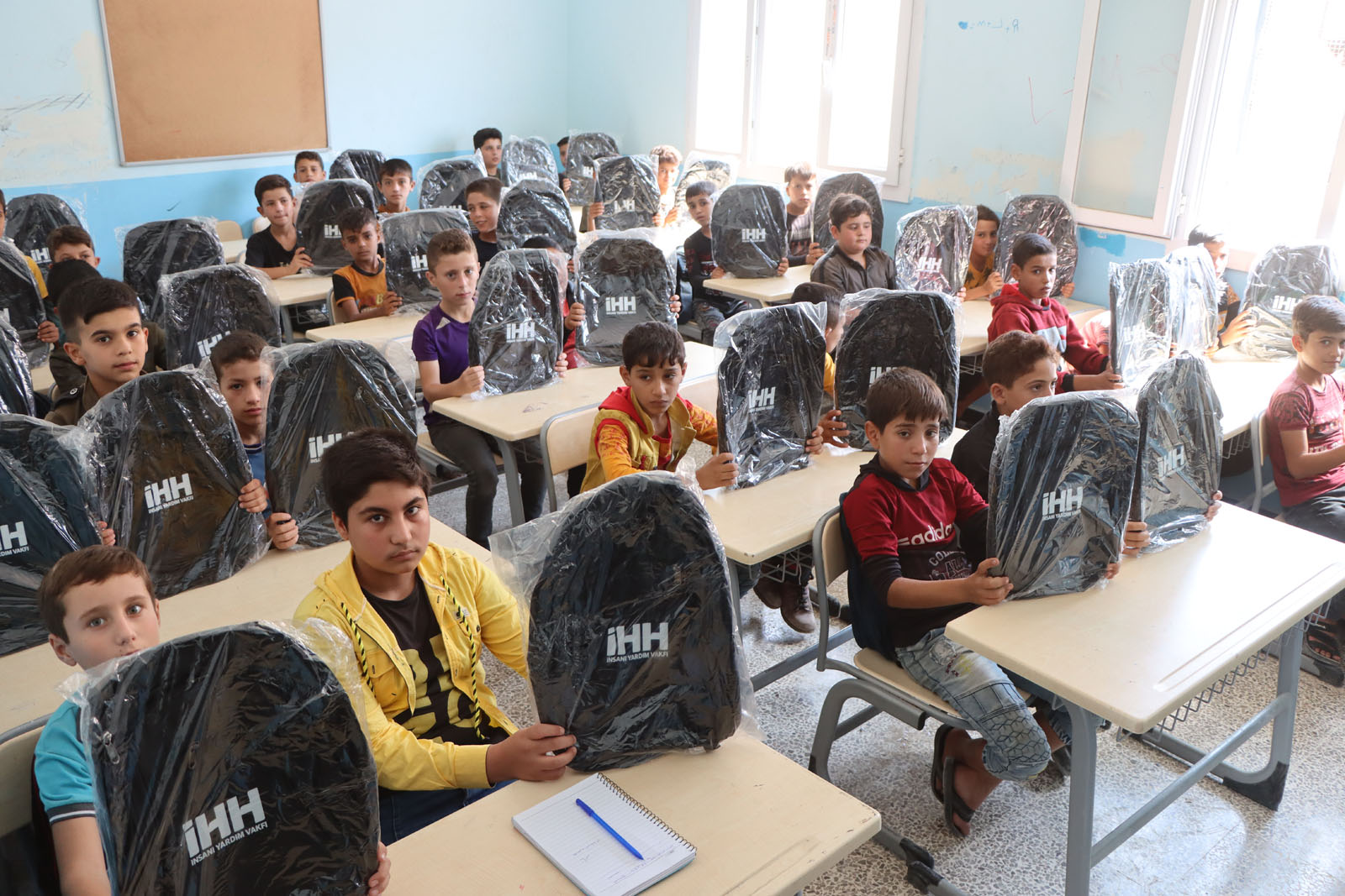 School Bags for 6,500 Students in Syria
