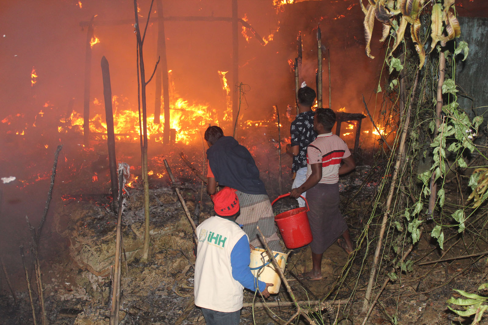 Massive Fire in Rohingya Refugee Camp