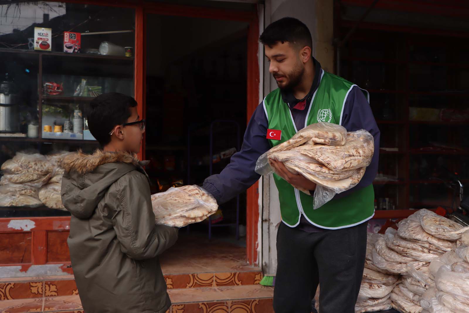 575,000 loaves of bread for families in Mount Turkmen