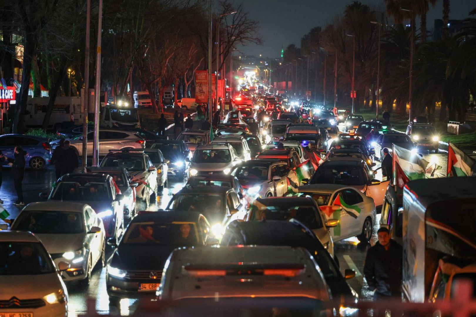 İstanbul’da, Gazze’ye destek için büyük araç konvoyu düzenlendi