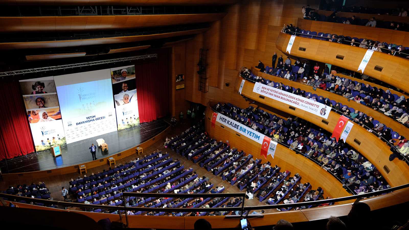 Bursa’da 11. Yetim Dayanışma Gecesi düzenlendi